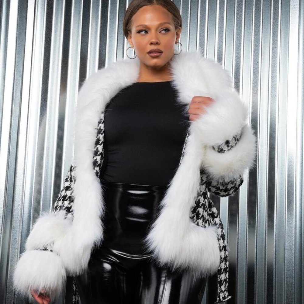 Checker Fur Coat -> Checker Fur Coat -> Checker Fur Coat -> Checker Fur Coat - Picture 9 of 12